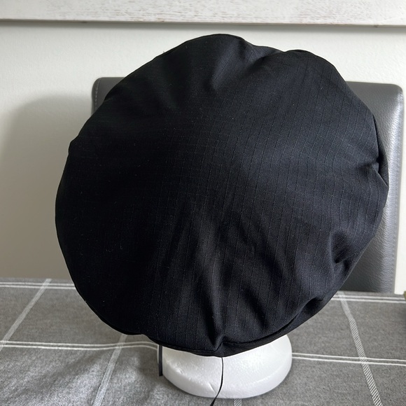 Gorgeous Houndstooth Tam Reversible to Black able to be tightened leather rim. - Picture 7 of 8